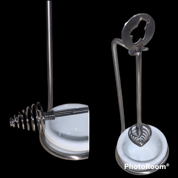 ⭐️2/$30⭐️Honey dipper, whisk and drip bowl - Picture 4 of 7